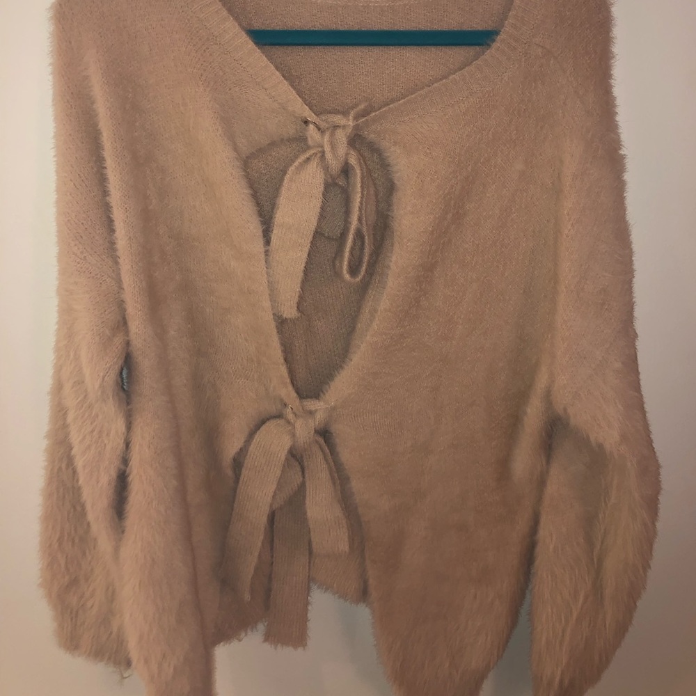 Mendocino sweater with cute back